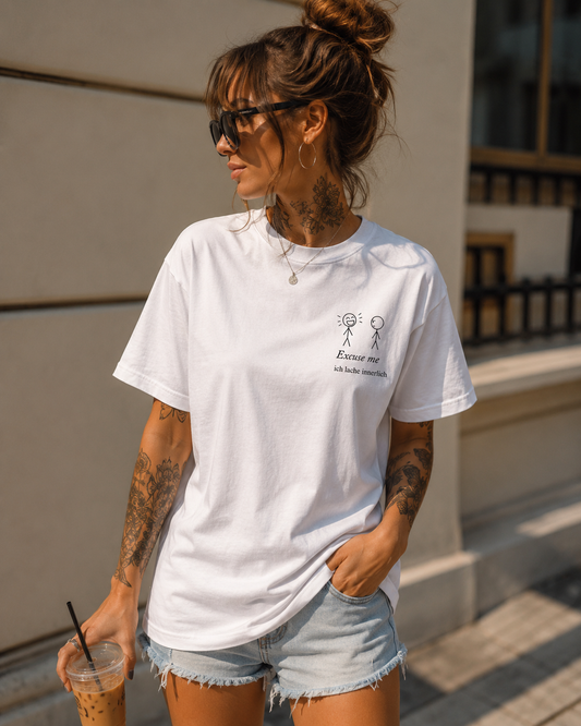 Excuse me ich lache innerlich T-Shirt mit Rundhalsausschnitt